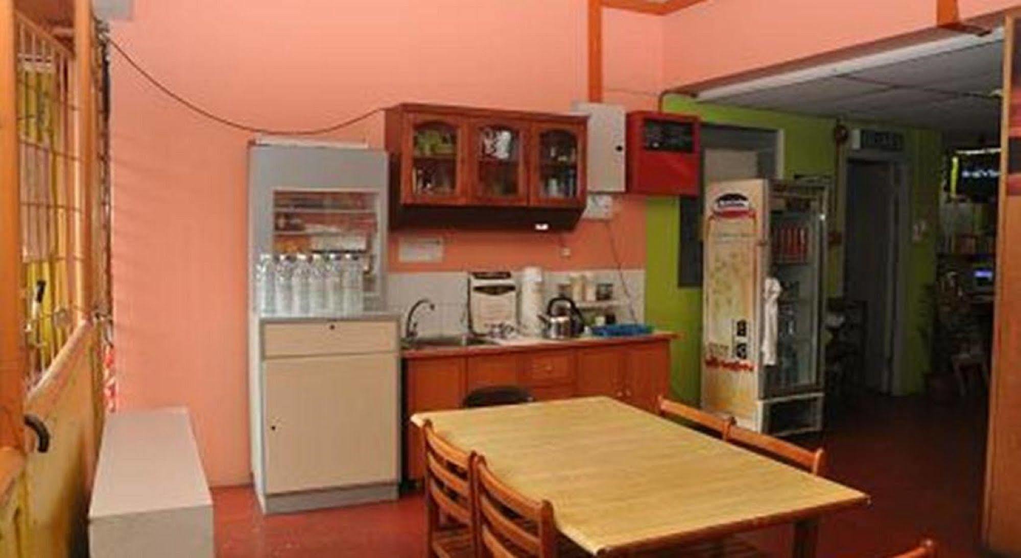 Stay In Lodge Kota Kinabalu Exterior photo